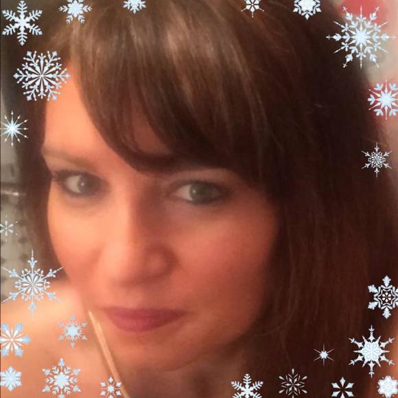 Meet your Posher, Nicole - Picture 1 of 1